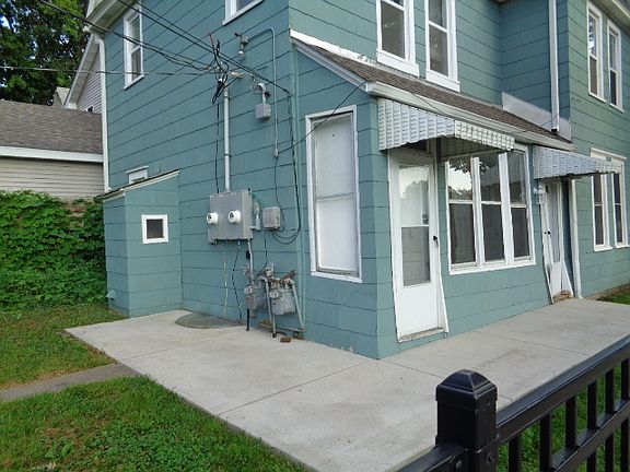 4th image of 917 Charles Ave #1