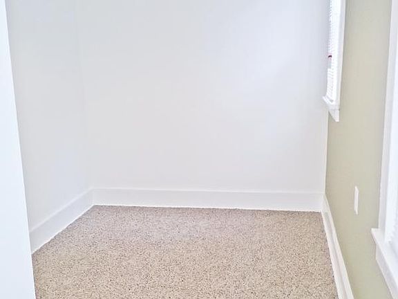 5th image of 843 N Francisco Ave APT 2R