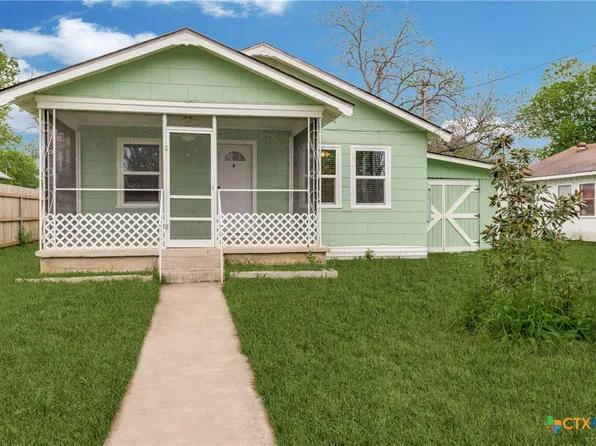 846 Holly St, New Braunfels, TX 78130