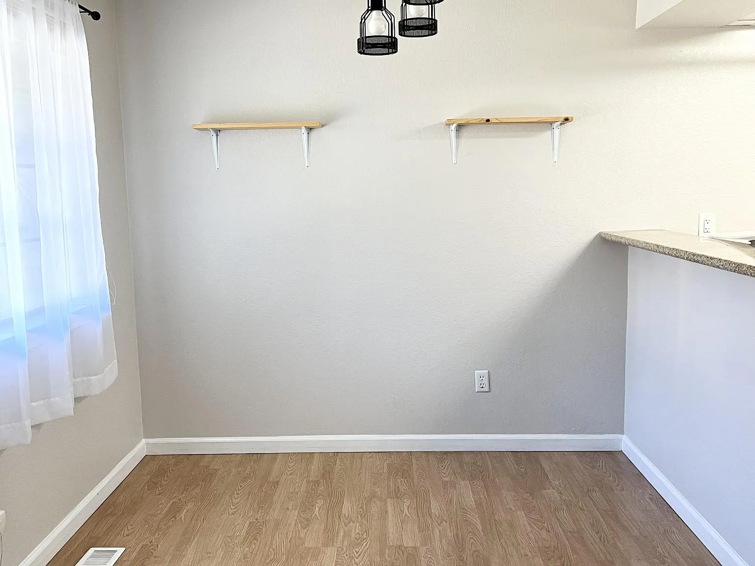 801 144th Ave NE — Photo 4