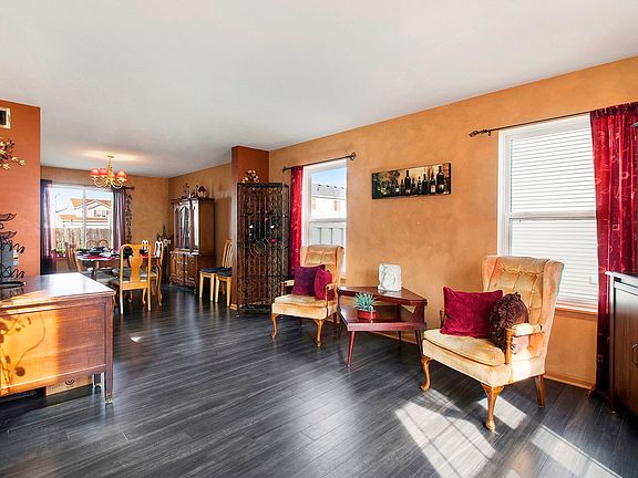 3rd image of 2805 Stonebridge Dr
