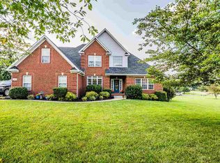 911 Hunters Pointe Ln, Bowling Green, KY 42104