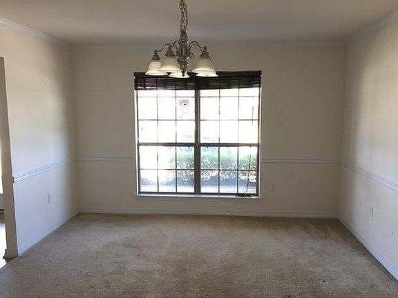 4th image of 2841 Dunsmuir Dr