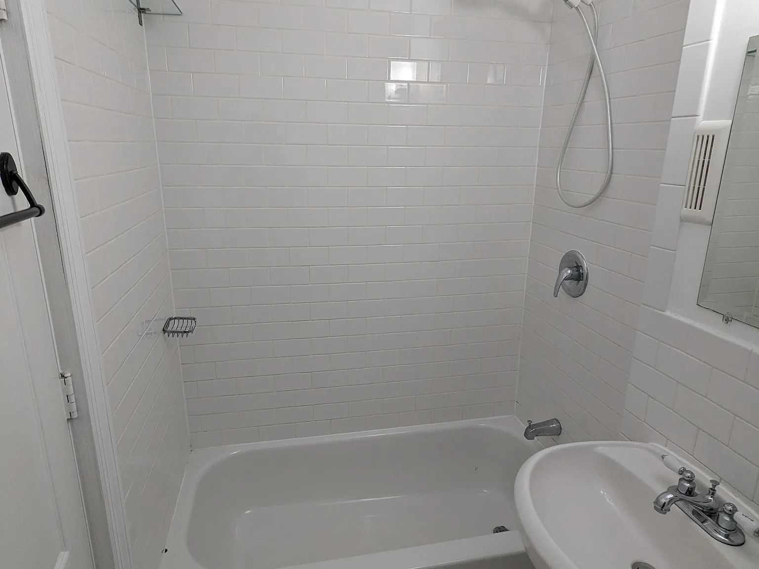 Studio, 436 sqft, $1,600 — Photo 2