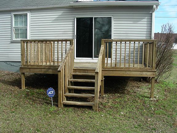 5th image of 305 Spence Cir