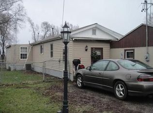 104 S Main St, Clarence, IL 60960