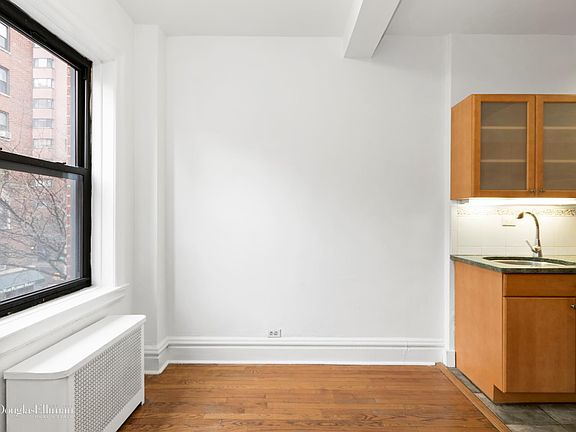 5th image of 1429 Lexington Ave #3D