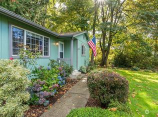 3157 Glacier Ln, Camano Island, WA 98282