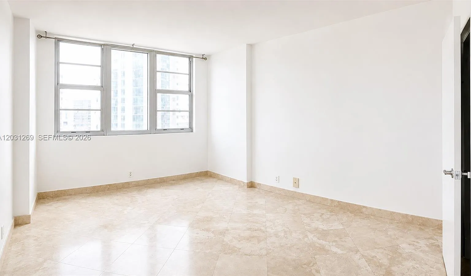 Bay Park Towers Condo — Photo 4