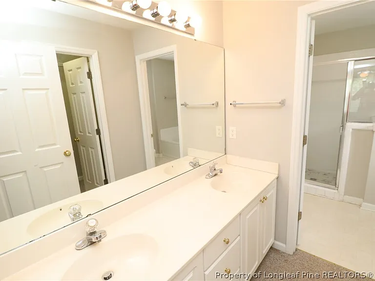 510 Wheeling Cir — Photo 17
