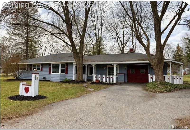 1260 Gilbert St photo 1