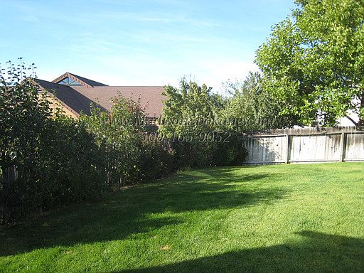 3rd image of 9011 N Farmdale St