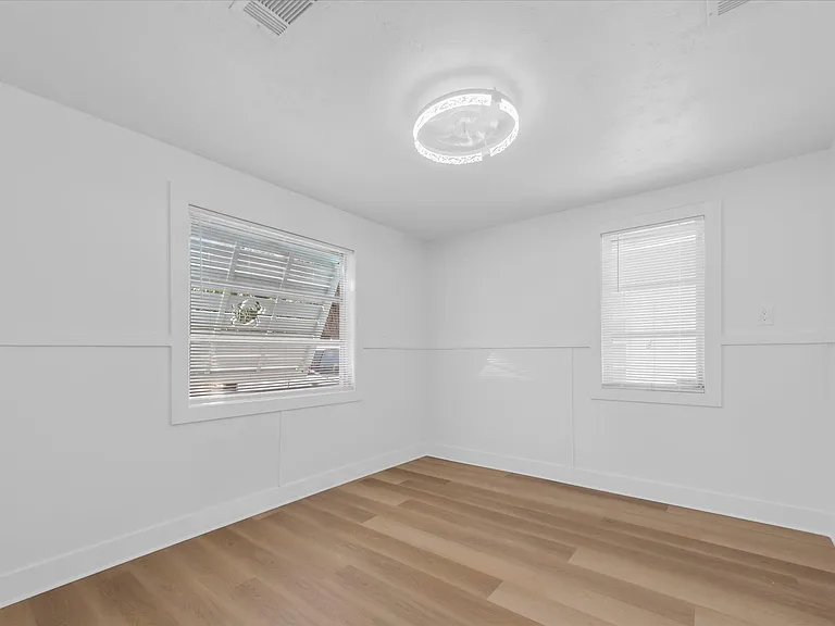 358 Boca Ciega Dr — Photo 10