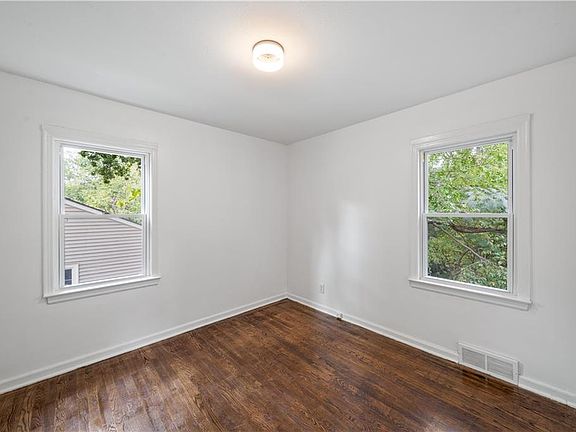 3rd image of 6308 W 81st St