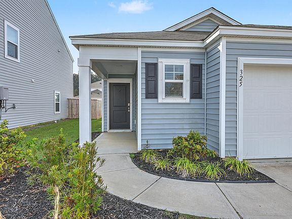 4th image of 325 Coral Sunset Way