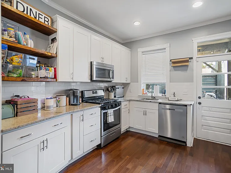 108 N Lakewood Ave — Photo 6