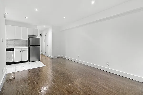 Rented by Mirador Real Estate | media 13