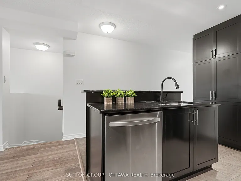 2563 Longfields Dr — Photo 11