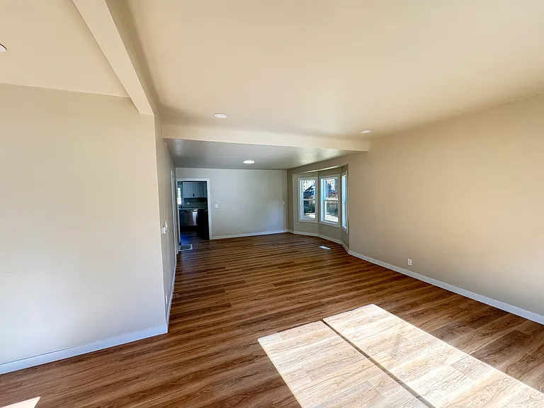 321 W Summa St — Photo 11