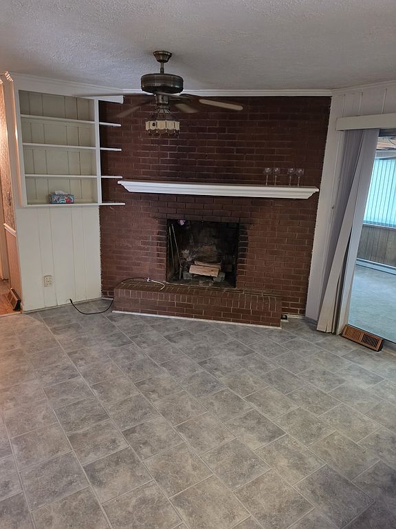 6324 Elmwood Cir - Property Image