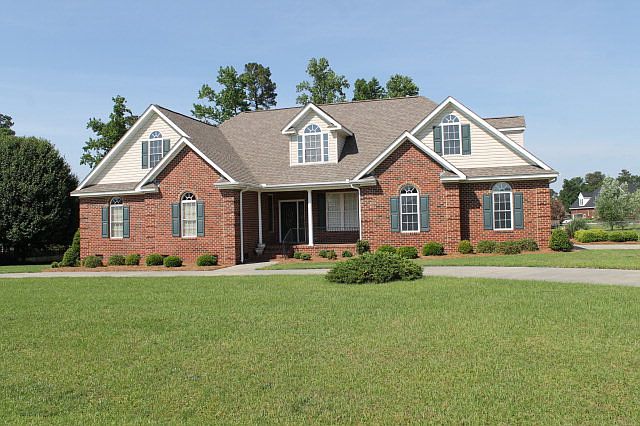 1st image of 405 Lane Tree Dr