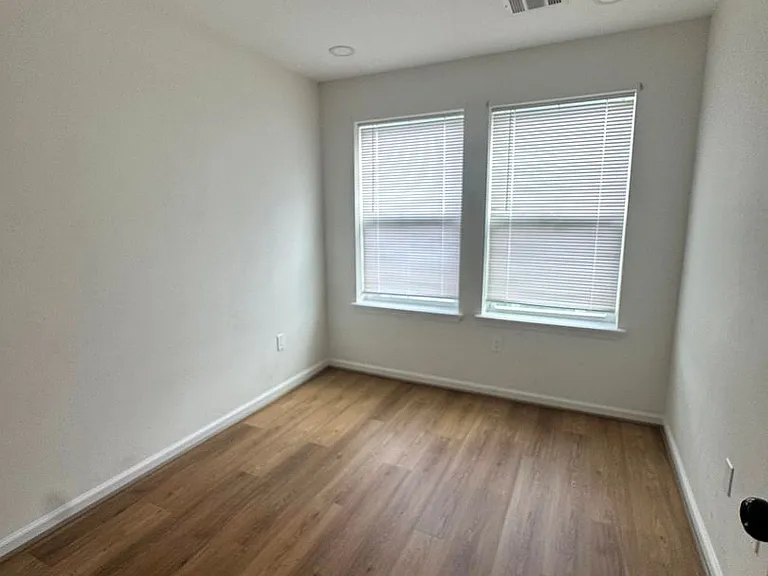 9911 Porto Rico Rd — Photo 24