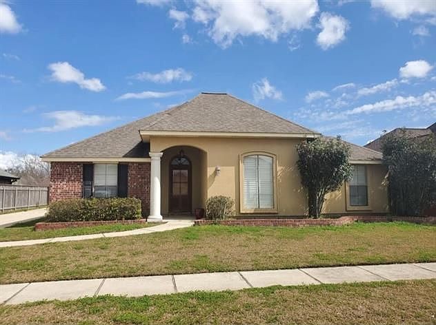 1st image of 218 Laurel Oak Dr