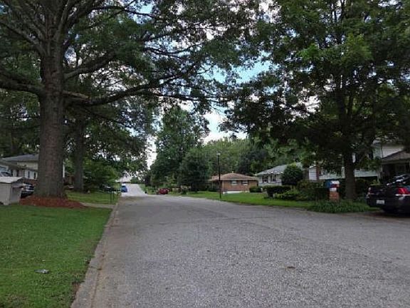 Exterior Neighborhood (street photo)