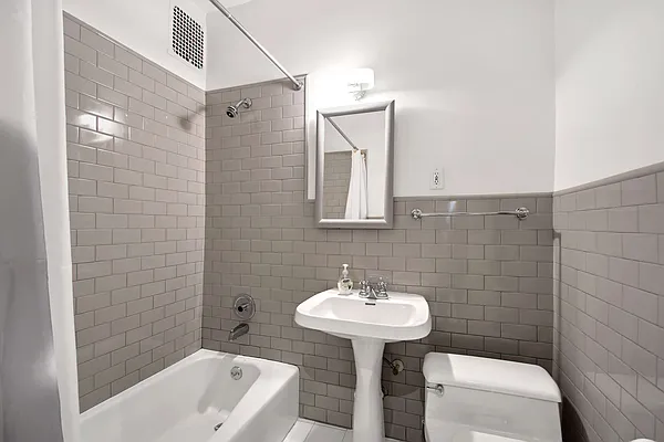 Rented by Bold New York | media 5