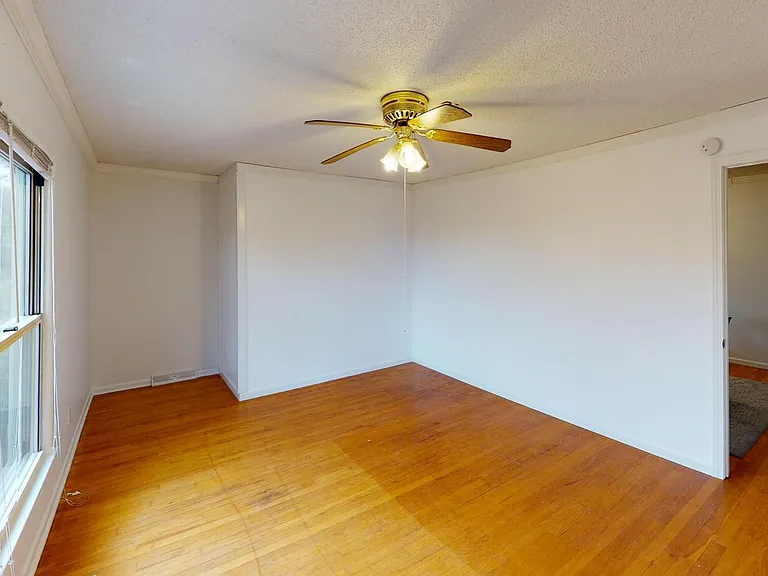 9230 Main St — Photo 7