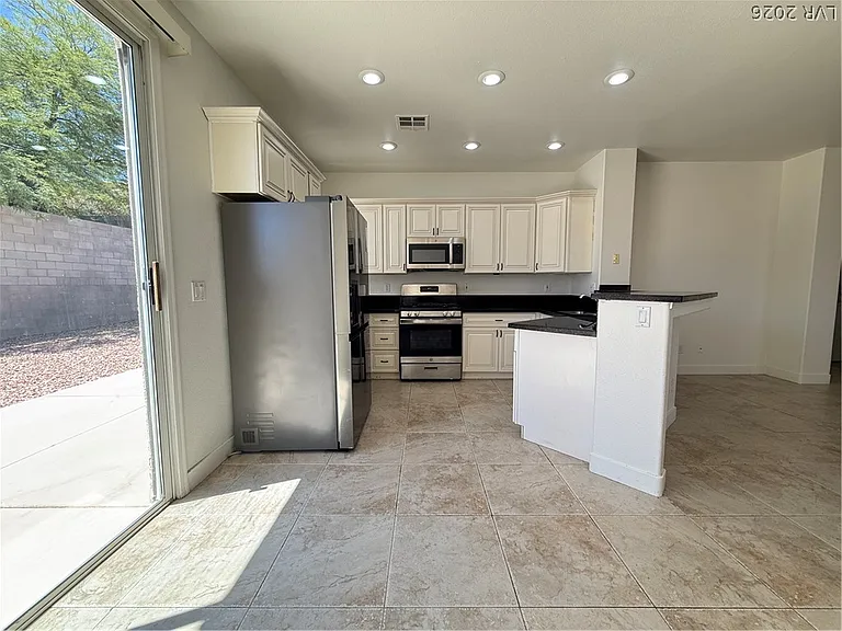 10677 Windrose Point Ave — Photo 6