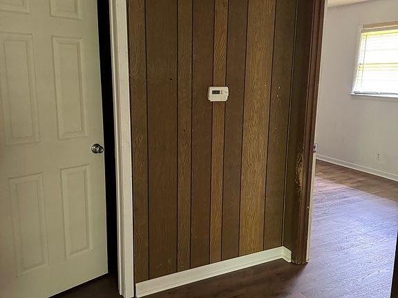 5th image of 913 Story Ave #913