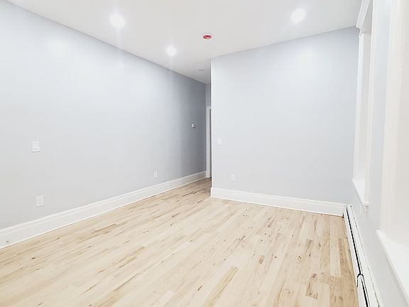 2nd image of 81 Bostwick Ave #1R