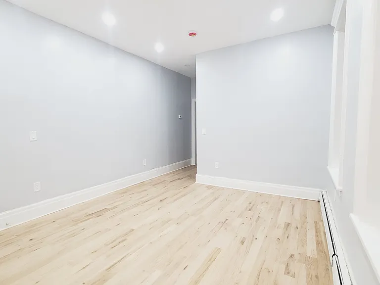 81 Bostwick Ave #2 — Photo 4