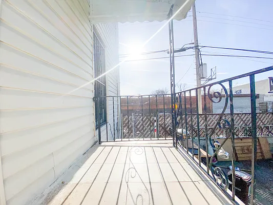 Rented by RealTegrity NY LLC | media 35