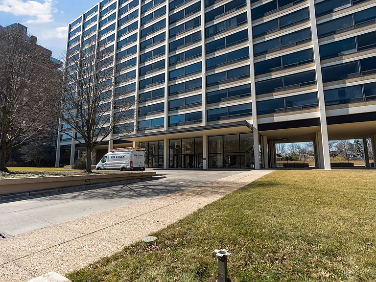 4000 N Charles St — Photo 21