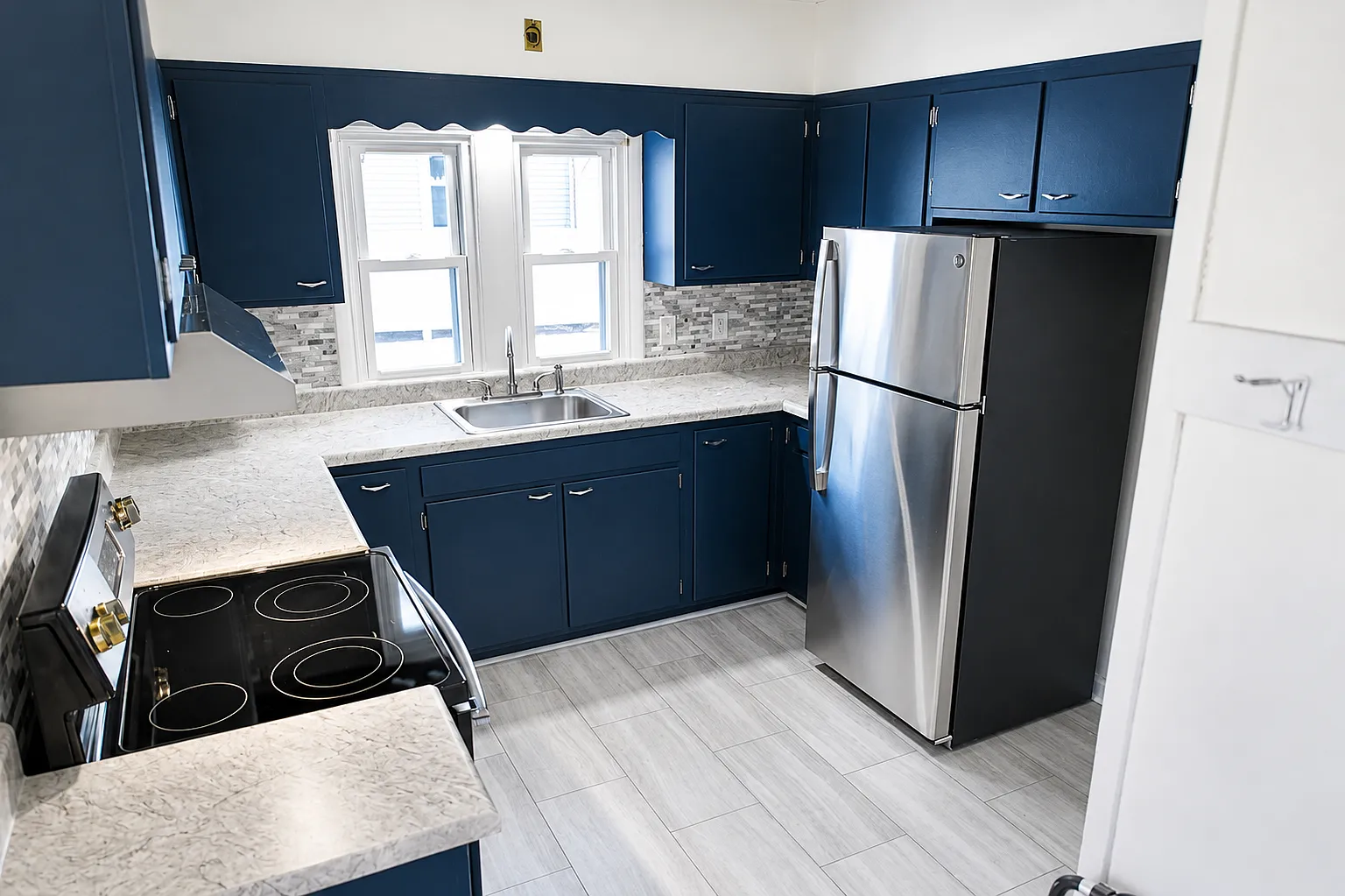 1 bed, 1.0 bath, 700 sqft, $1,050 — Photo 1