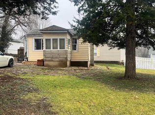 236 Riverview Dr, Creve Coeur, IL
