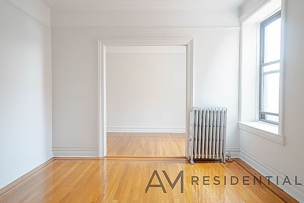 1st image of 537 Ovington Ave #42