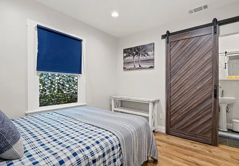 749 N Wilton Pl #2 — Photo 12