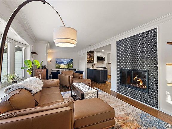 5th image of 3267 Greentree Rd