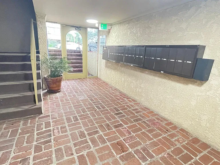 11661 Goshen Ave #305 — Photo 4
