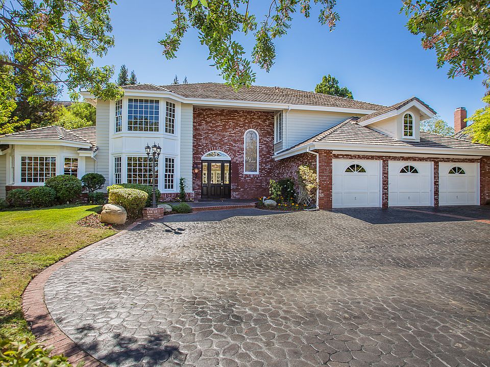 1st image of 29532 Bertrand Dr