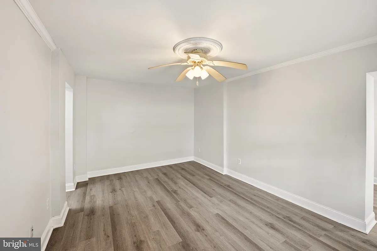 Building Photo - 3309 Conrad St #2