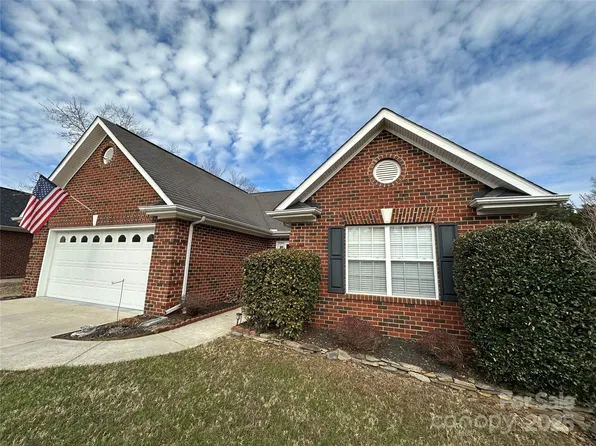 8423 Quail Hollow Dr, Harrisburg, NC 28075