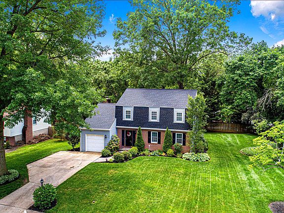 5th image of 1502 Amesbury Ct