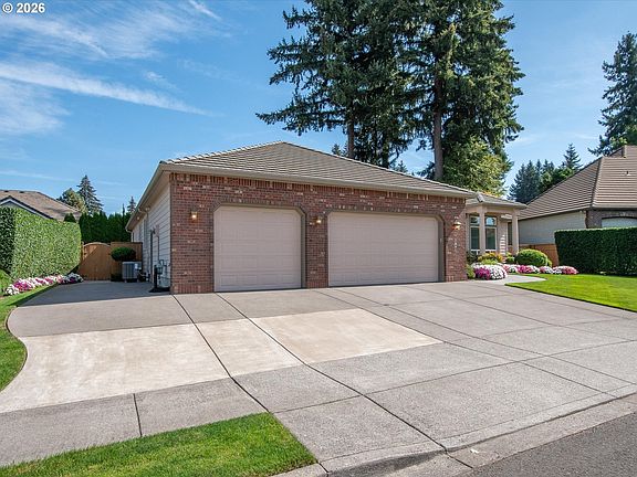 4th image of 1107 NE 151st Ave