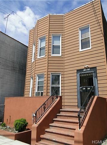 2nd image of 1551 Bassett Ave