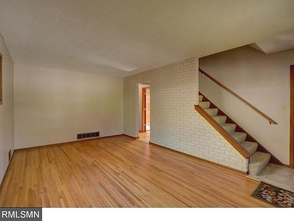 2nd image of 880 Clayland St