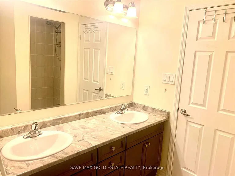9 Troyer St #UPPER — Photo 13